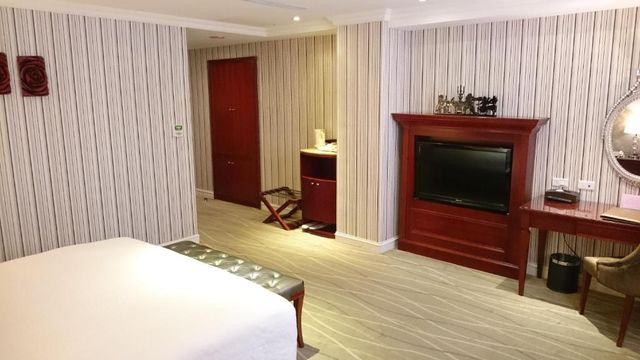 MRT Hotel-Luxury Suite-4