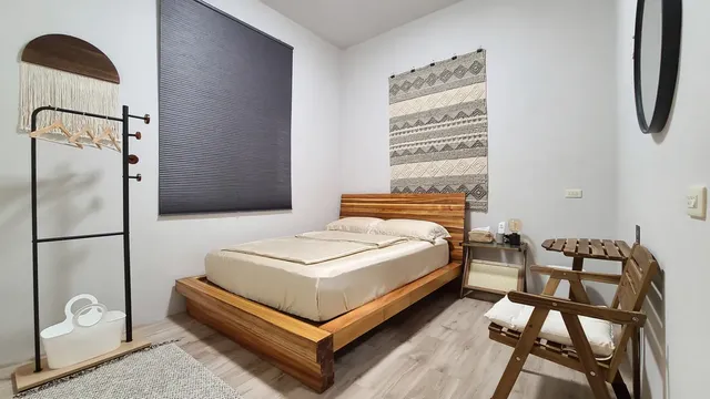 房間格局，使用高級護椎獨立筒床墊