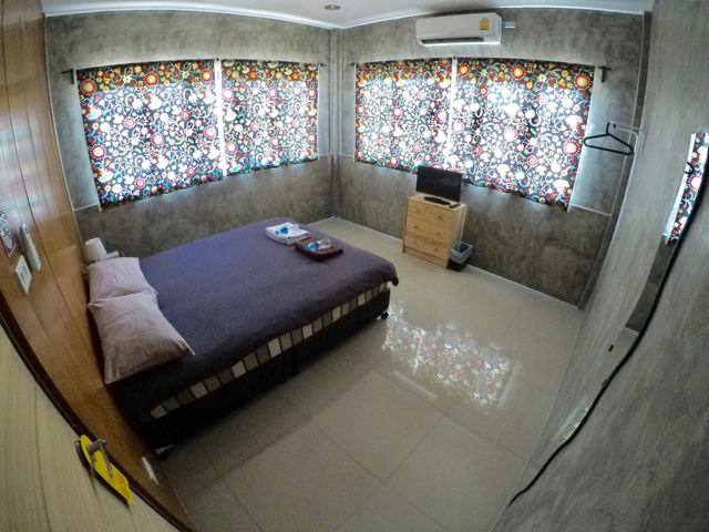 Double Bedroom with Shared Bathroom
