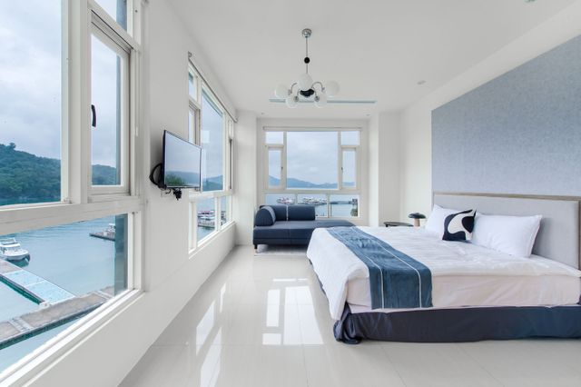 Sun Moon Lake Shui Yang-Deluxe Lake View Double Room-604-1
