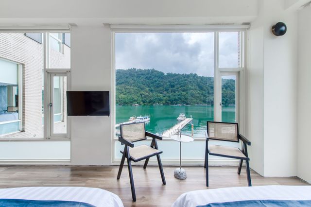 Sun Moon Lake Shui Yang-Deluxe Quadruple Room with Full Lake View-303,304,503,504,702-9