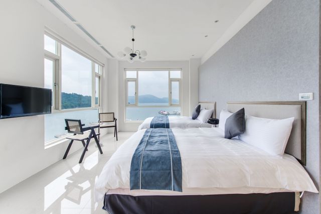 Sun Moon Lake Shui Yang-Deluxe Quadruple Room with Full Lake View-303,304,503,504,702-11