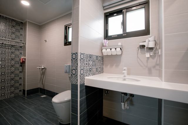 Polaris Homestay-Combined quadruple room-3