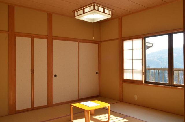 飛兔飯店 Soratobu Usagi｜妙高杉之原雪場旁的日式小屋-四人房-1