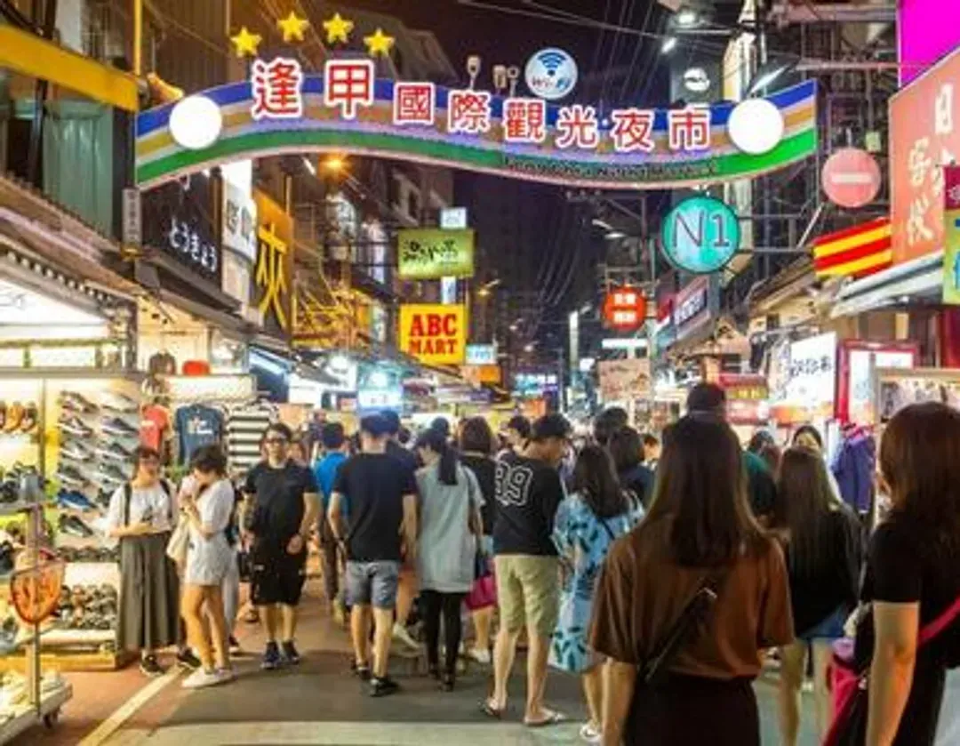 [High-Speed Rail Holiday] A one-day itinerary including Taichung Lavender Forest, Dongshi Forestry, and Fengjia Night Market.