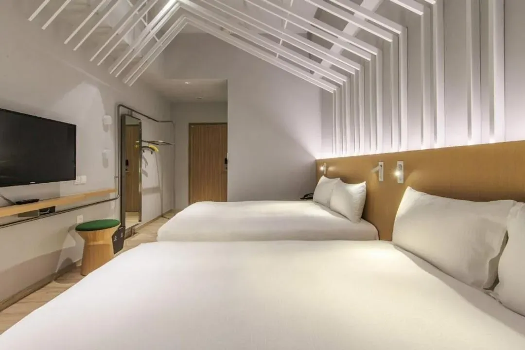 HOTEL PIN