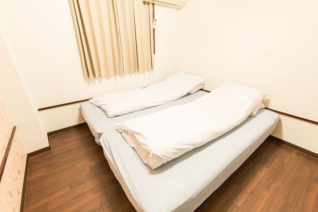 Backpackers Hotel Toyo-Twin room-1