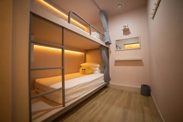 Calistar Hotel-Shared Dormitory, Women only (2 Beds)-1