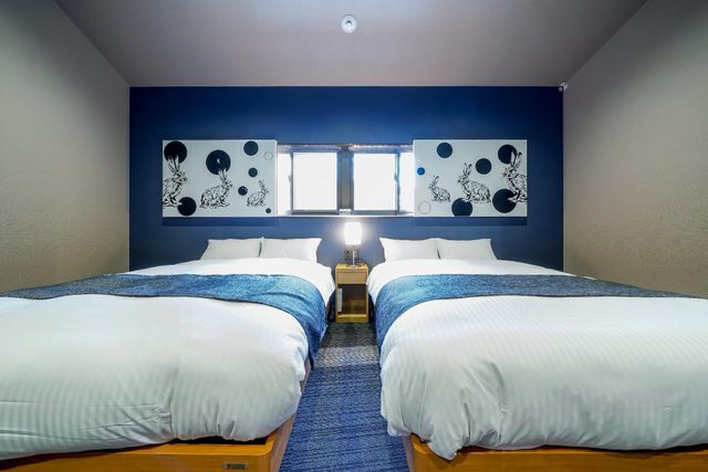 You can have a good sleep in this bed.  There is a bed lamp between two beds so you van read a book before you sleep.