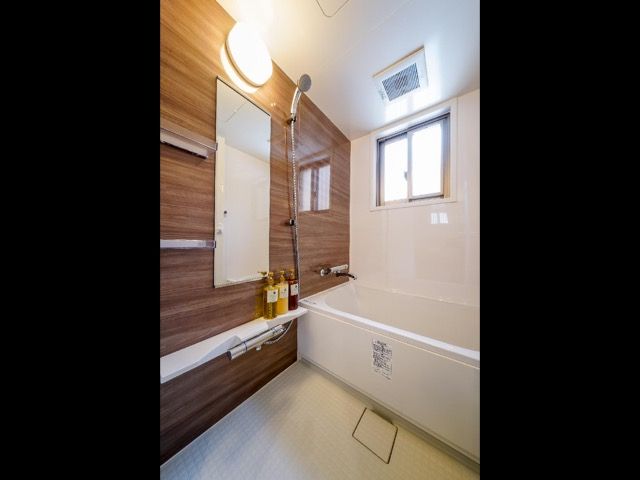 Separate bath room is available.  Shampoo, Conditioner and body soap are available.
