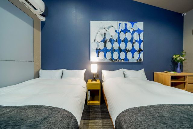 You can lay the bed and watch a TV. Talk with your partner, friend, or family and have a dinner here.