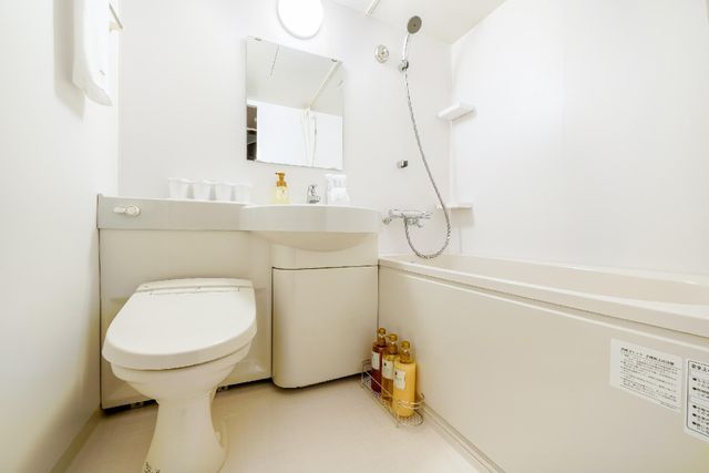 Full bathroom is available for you.Separate bath room is available.  Shampoo, Conditioner and body soap are available.