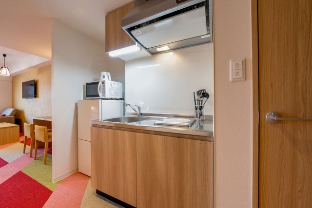The kitchen is fully equipped with cooking utensils. Please enjoy cooking here!