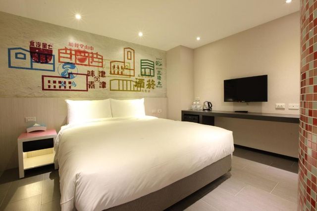 Wholesome Hotel-COZY Double Room - No Window-1