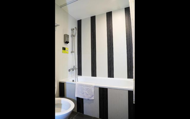 Wholesome Hotel-Standard Double Room - with window-5