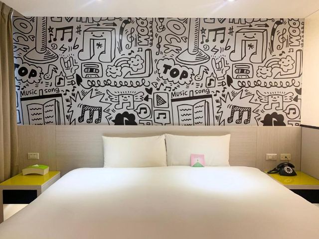 Wholesome Hotel-Superior Double Room with Window and Bathtub-4