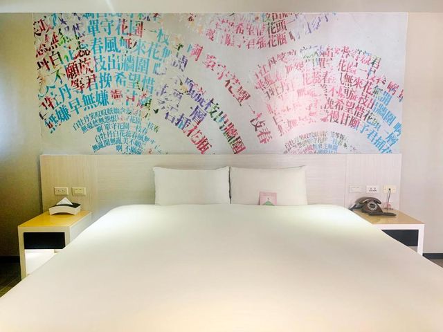 Wholesome Hotel-Deluxe Double Room with Window and Bathtub-3