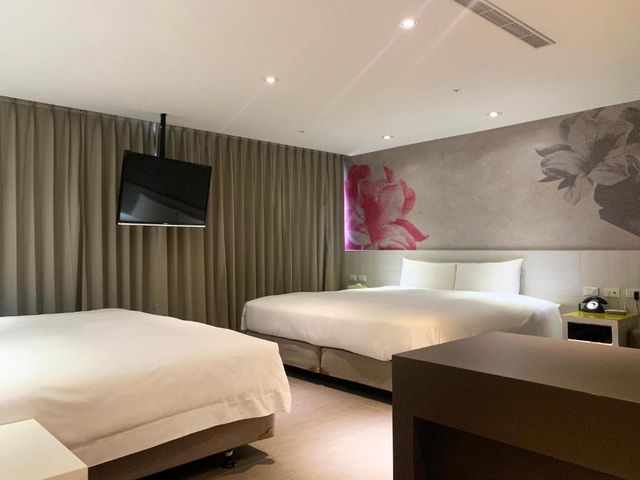 Wholesome Hotel-Superior Quadruple Room-4