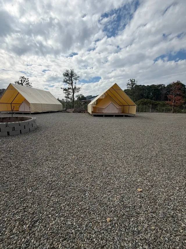 享聚山境露營區|獨家85折起!一泊三食、獨立衛浴、手作擴香石體驗-神殿帳-5