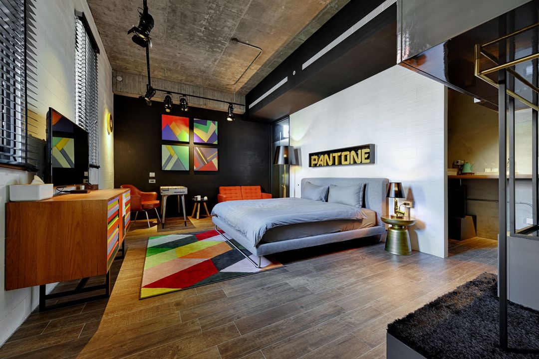 STABLE HOTEL