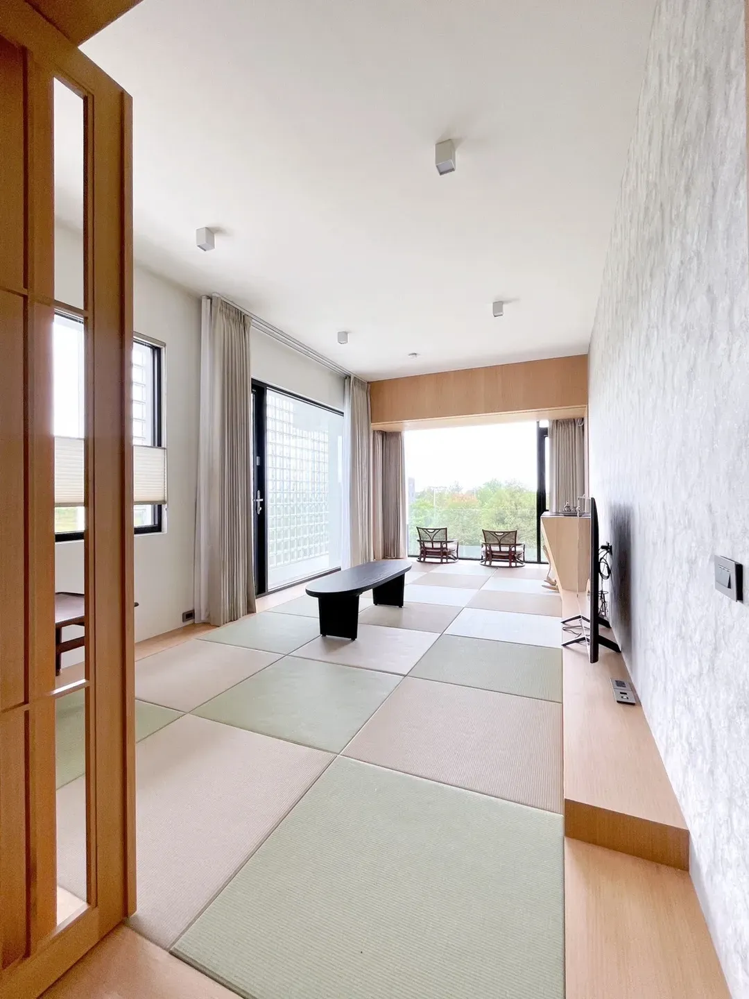 礁溪好好透光莊園Villa| 16-22人villa包棟 | 落羽松及湖景| 美式戶外烤爐 | 兒童電動車及室內遊戲室
