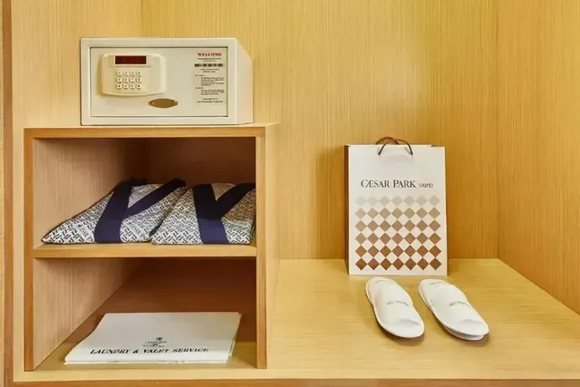 【High Speed Rail Holiday】 2-Day Free Travel at Caesar Park Hotel Taipei-Superior Family Room Two Double Beds-2