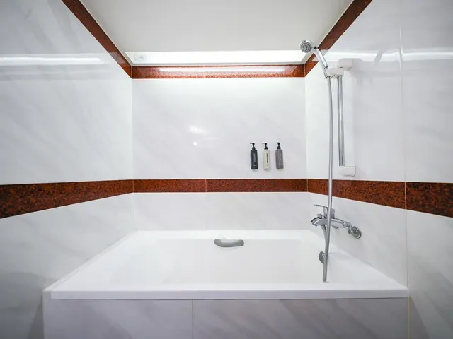 Guide Hotel Taoyuan Fuxing-Standard Quadruple Room-8