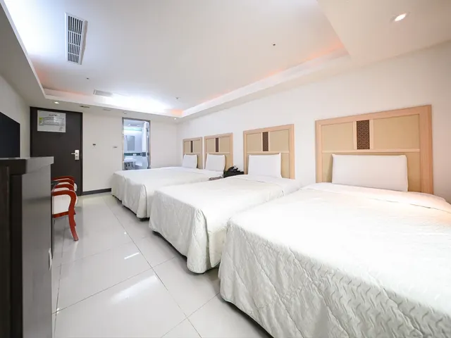 Guide Hotel Taoyuan Fuxing-Exquisite Quadruple Room-1