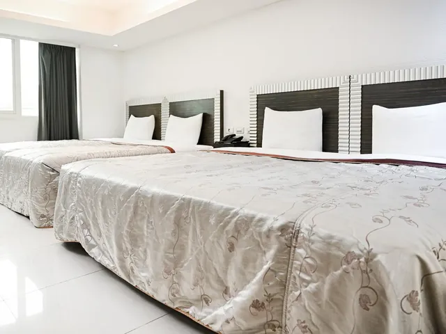 Guide Hotel Taoyuan Fuxing-Deluxe Quadruple Room-4