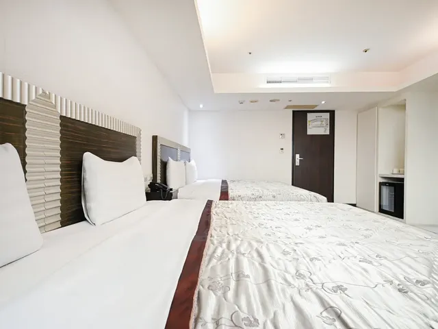 Guide Hotel Taoyuan Fuxing-Deluxe Quadruple Room-3