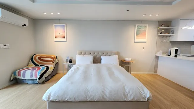 For a king-sized bed and a sofa bed, we have prepared IKEA's finest mattresses. Up to three adults