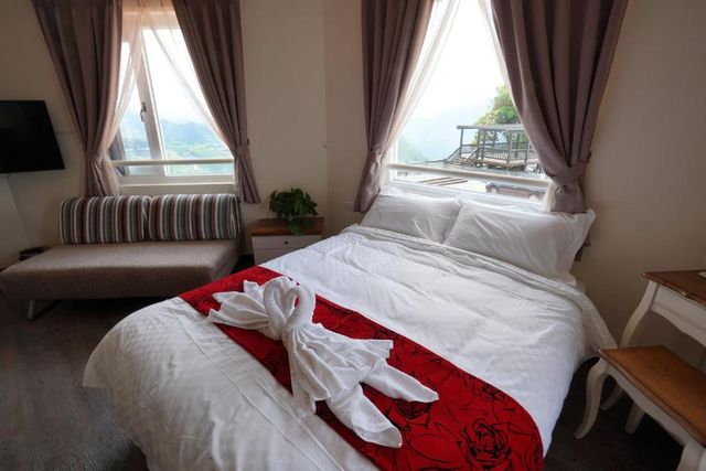 Sun Sweet House-Deluxe Quadruple Room-3