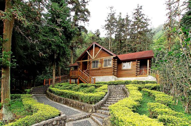 Sun Moon Lake Youth Activity Center-Quad Forest Chalet-6