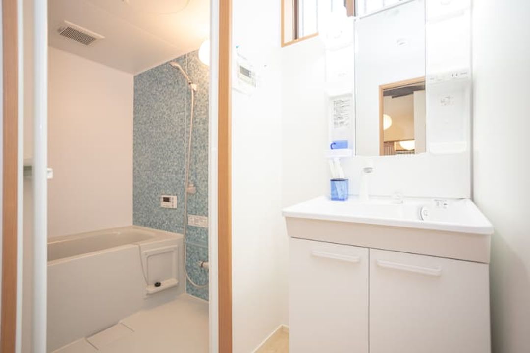 ENRAKU Guest house/FreeWiFi/Near JR Enmachi!