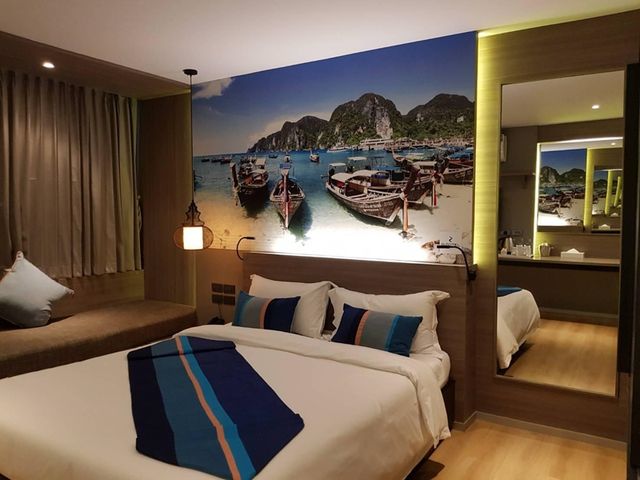 Bizotel Premier Hotel & Residence-Deluxe RoomWith Breakfast)-3