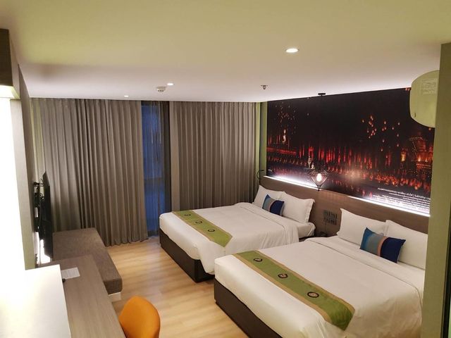 Bizotel Premier Hotel & Residence-Deluxe Triple Room(With Breakfast)-1