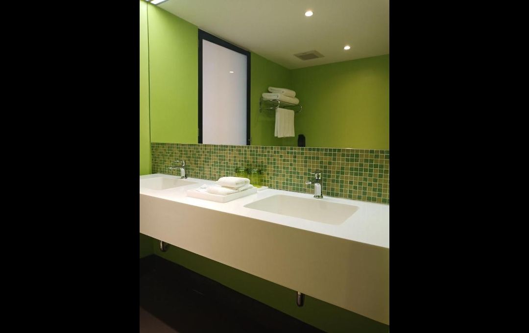 曼谷比左特爾酒店（Bizotel Premier Hotel & Residence）