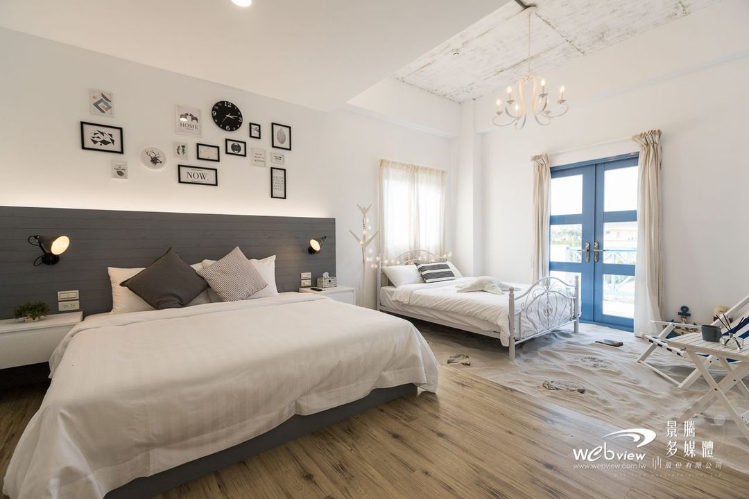 Blue White Bed and Breakfast