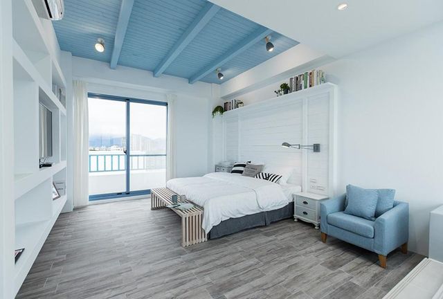 Blue White Bed and Breakfast-White Seascape Double Room-2