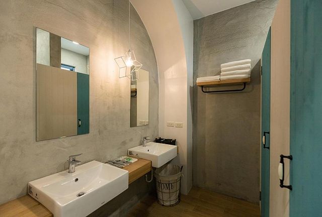 Blue White Bed and Breakfast-White Slide Quadruple Room-5