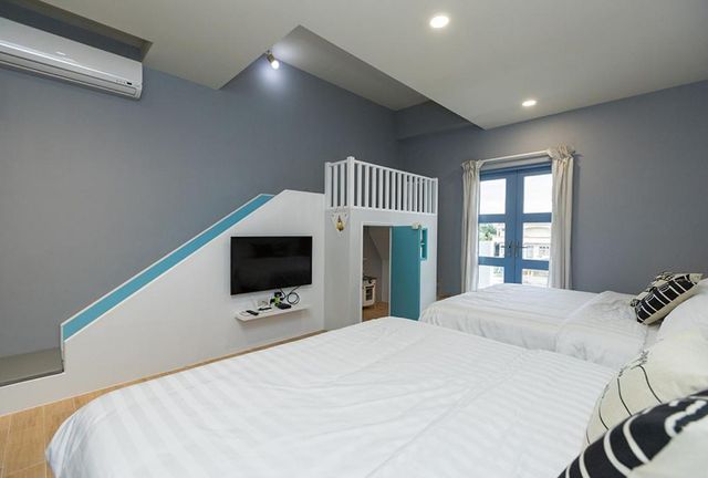 Blue White Bed and Breakfast-White Slide Quadruple Room-3