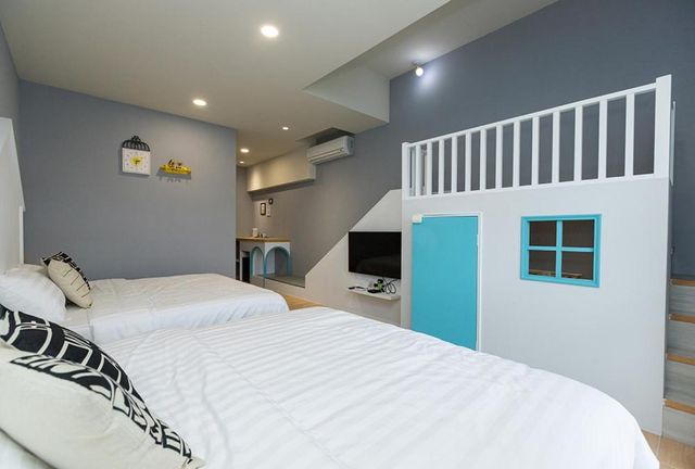 Blue White Bed and Breakfast-White Slide Quadruple Room-2