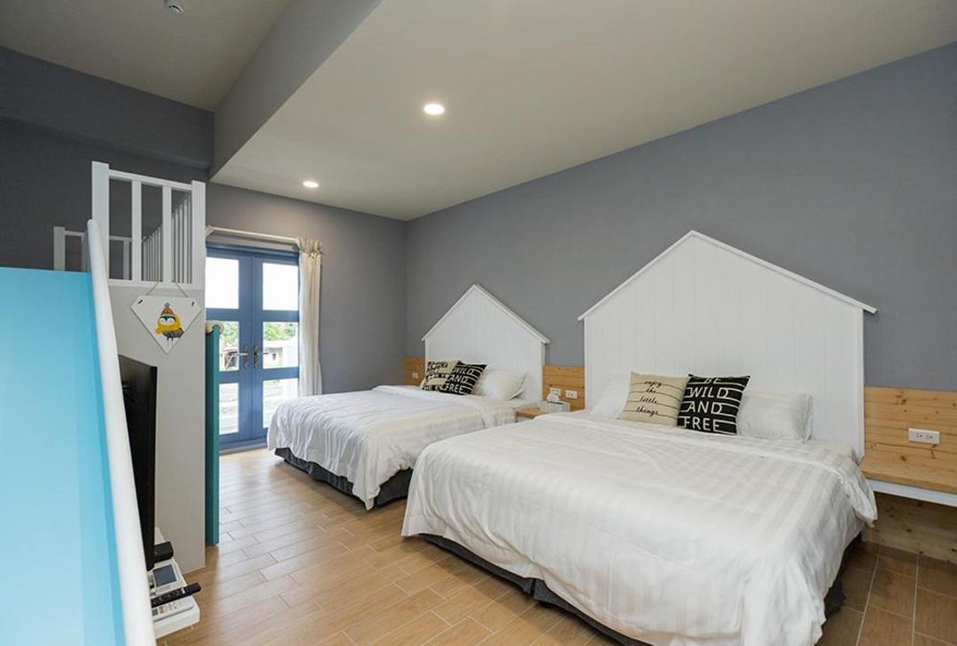 Blue White Bed and Breakfast