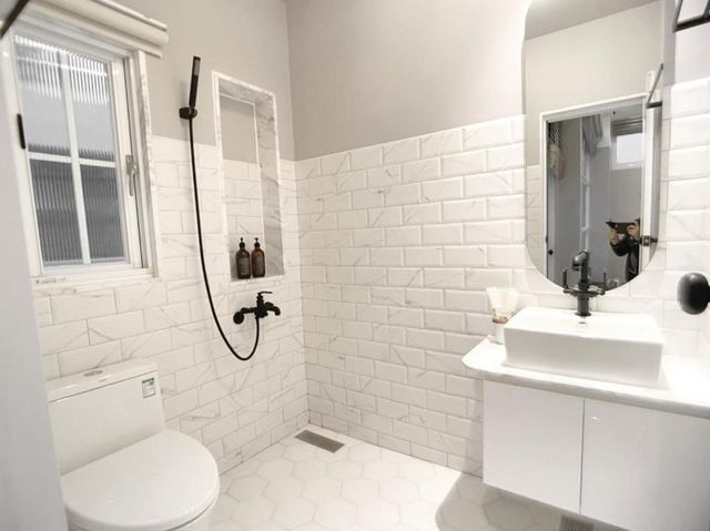 Spring Guest House-Deluxe Quadruple Room-7