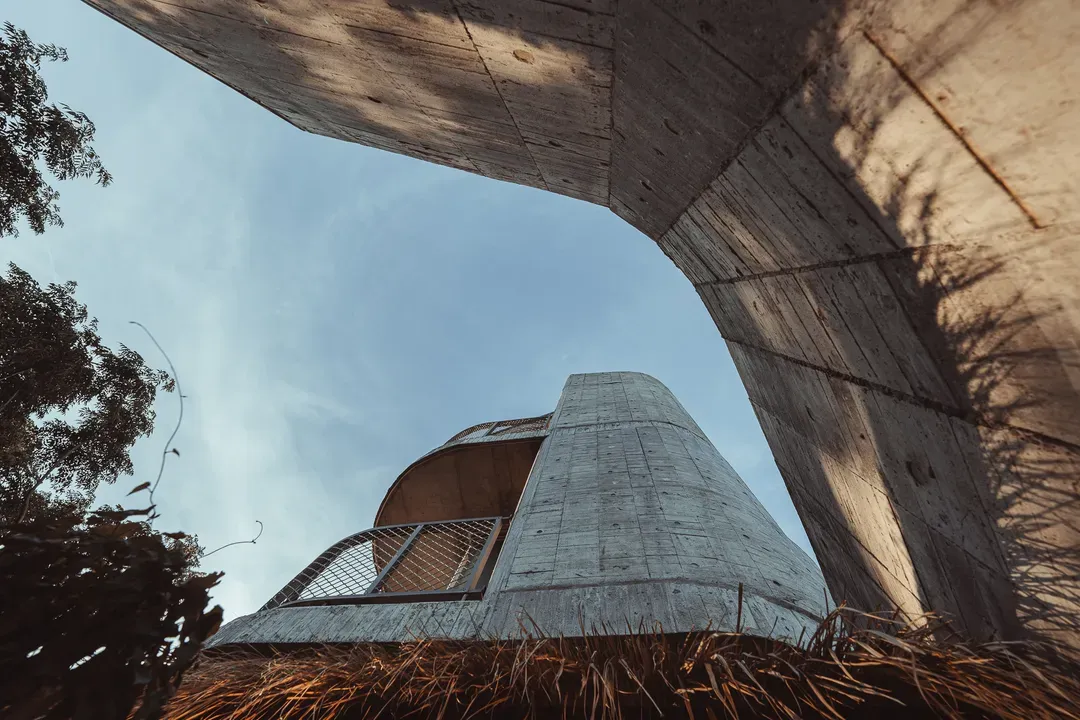 Wandering Walls