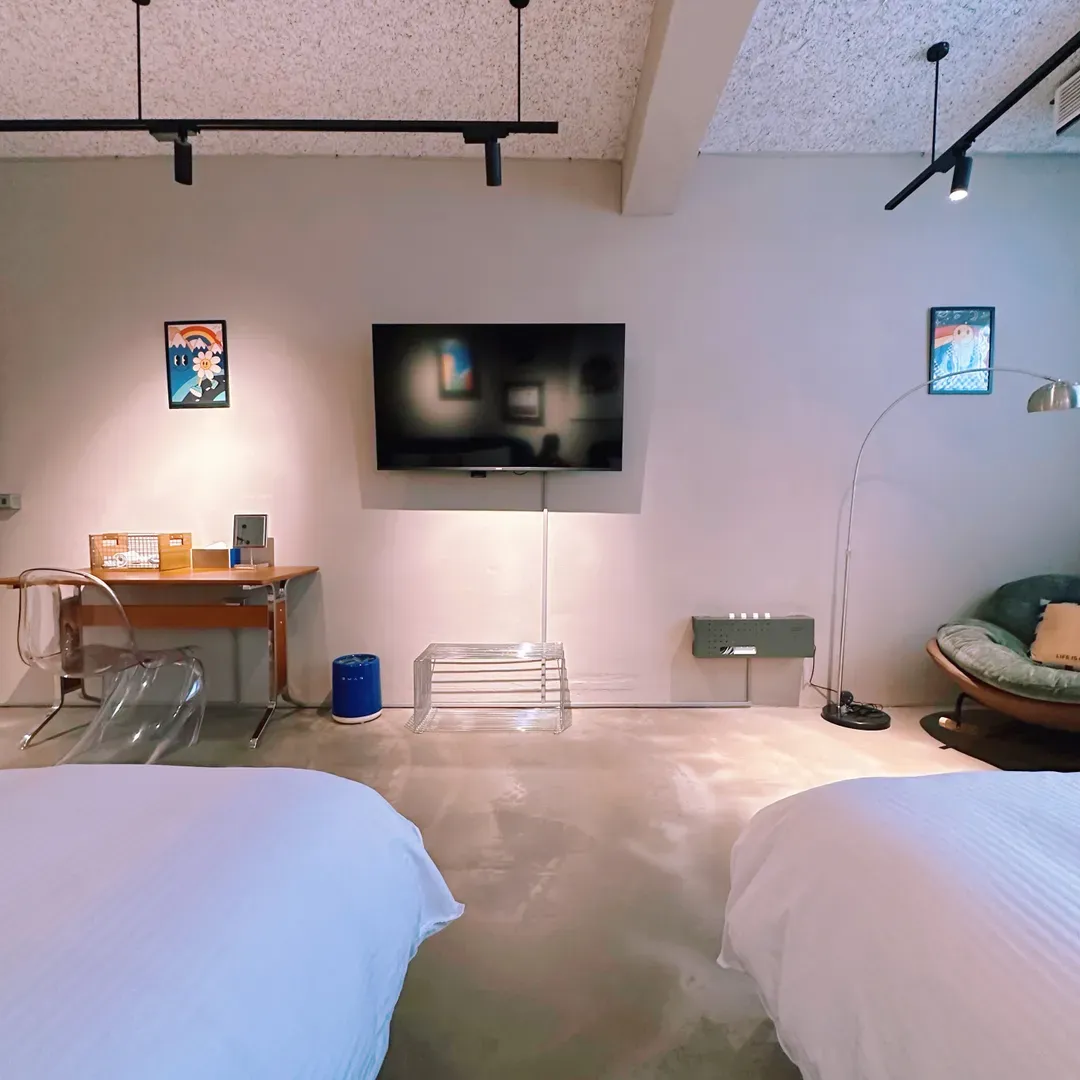 台南包栋酩宿｜6-12人包栋、调酒/电麻/KTV/酒吧风、近台南火车站