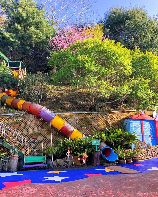 流星花園幸福樂活露營區｜全新上架！百萬夜景、三層樓高溜滑梯、親子友善步道-【自搭帳】草地皮帳位 5M*10M(附2客火鍋)-6