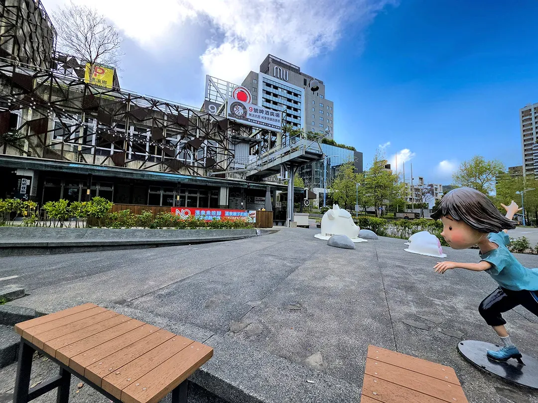 九号温泉旅店 l 温泉泡脚池 l 礁溪火车站步行5分钟
