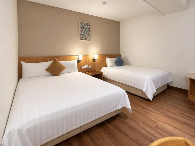 chillax inn Hotel Love River Pavilion-Standard triple room(1 Single bed & 1 Double bed)- Room Only-2
