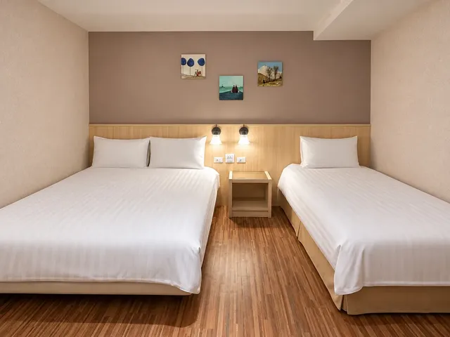 chillax inn Hotel Love River Pavilion-Standard triple room(1 Single bed & 1 Double bed)- Room Only-7